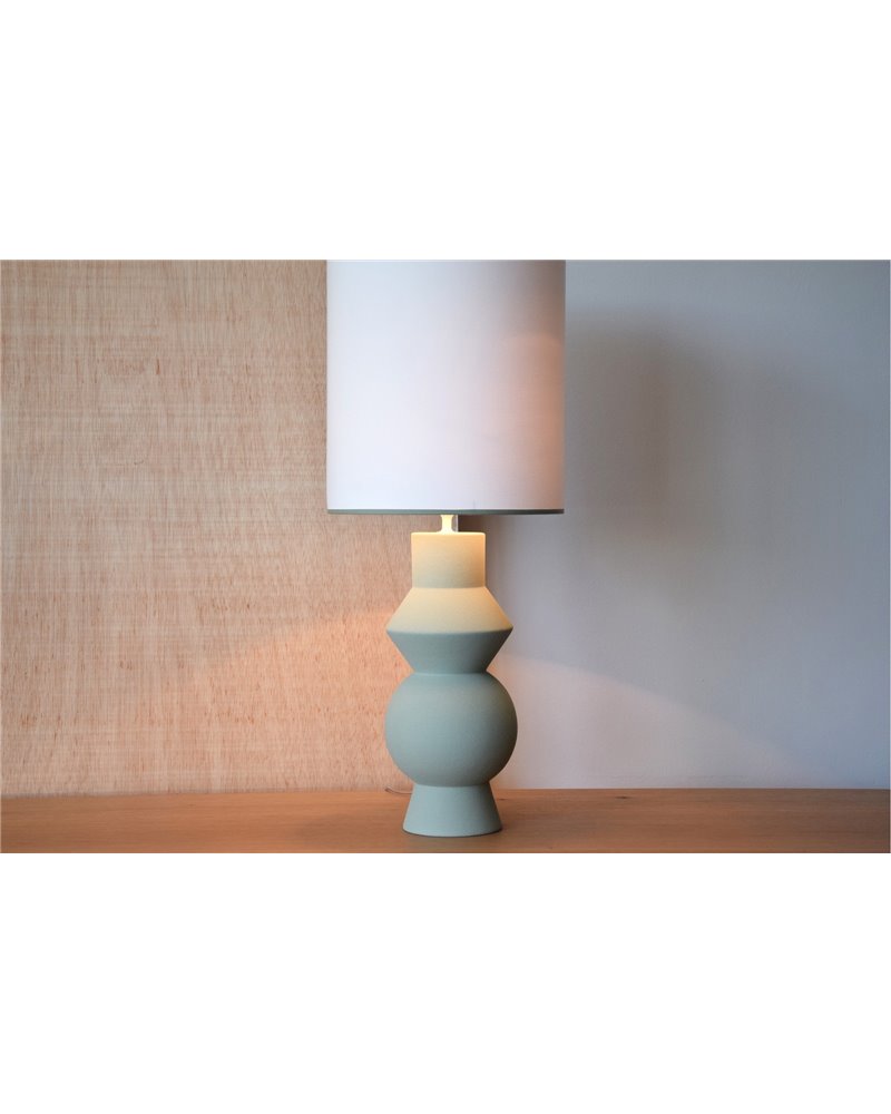 LÁMPARA MESA FORMA VERDE CON PANTALLA LÁMPARA MESA FORMA VERDE CON PANTALLA