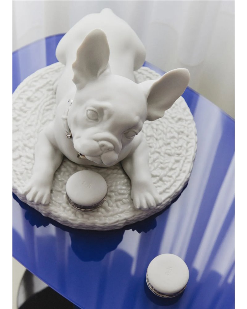 Escultura Bulldog francés con macarons. Re-Deco
