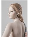 Escultura Desnudo con mantón. Metalizado