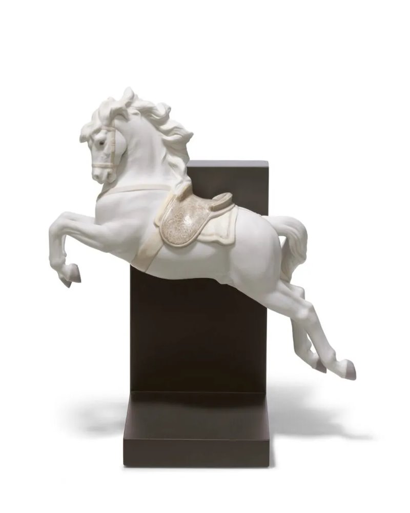 Figura Caballo en pirouette Figura Caballo en pirouette